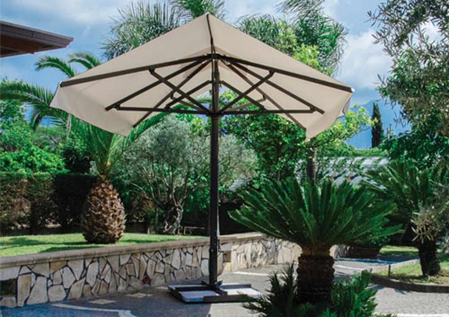 Vievi Serramenti - Ombrelloni per giardino in alluminio a Lodi e provincia